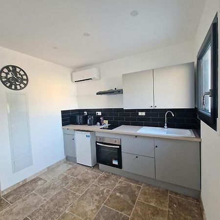 Plages Et Terres Apartment Bessan Екстериор снимка
